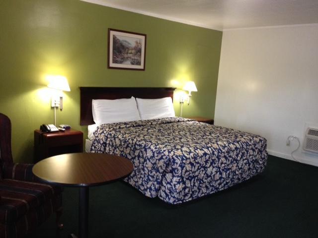 Northside Inn Claxton Buitenkant foto