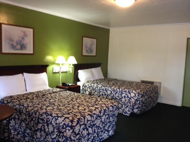 Northside Inn Claxton Buitenkant foto